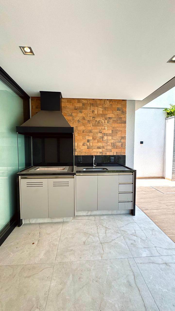 Casa em Condomínio New Ville Santana de Parnaiba 