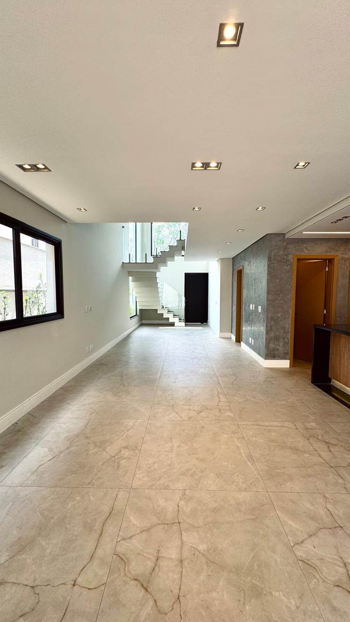 Casa em Condomínio New Ville Santana de Parnaiba 